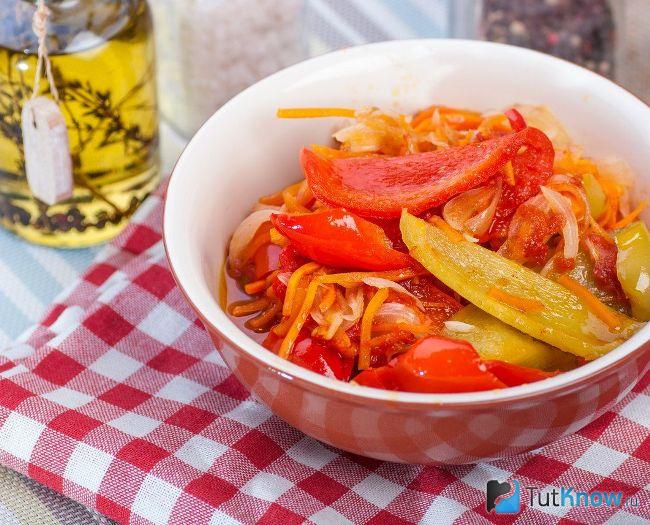 Перец на зиму в масле с травами
