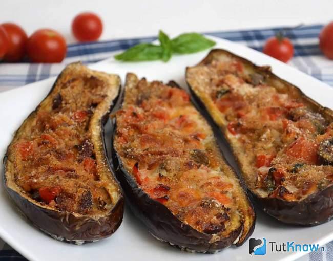 Лодочки из баклажанов с фаршем