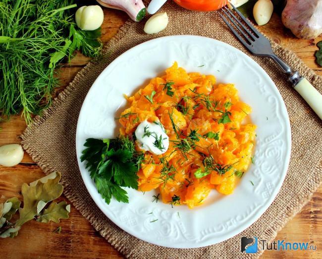 Жареная тыква с чесноком