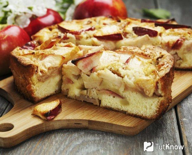 Шарлотка с яблоками