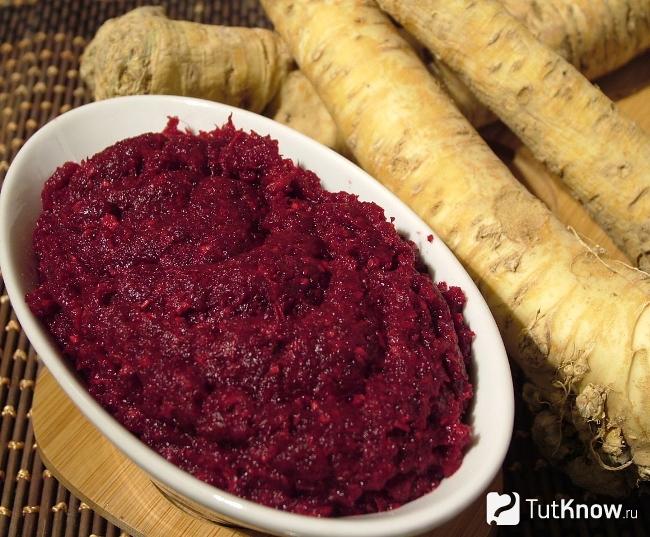 Заварной хрен с чили и свекольным соком на зиму