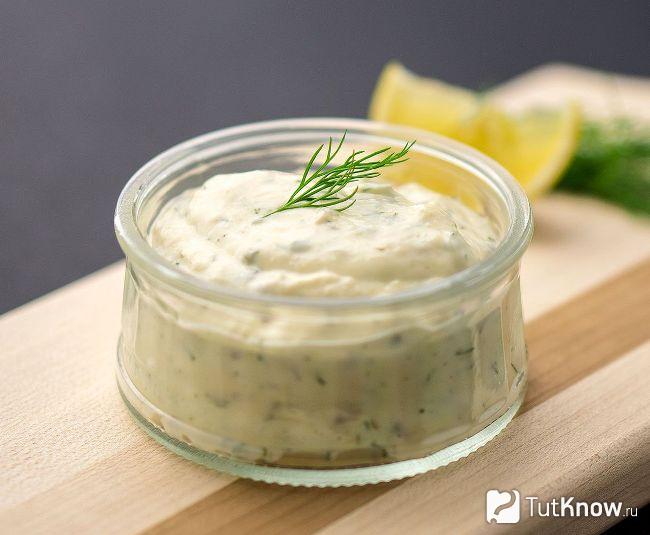 Хрен со сметаной и укропом на зиму