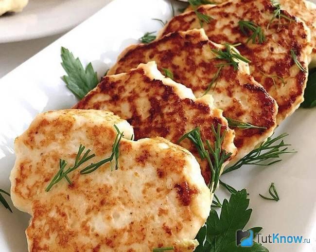 Оладьи из куриной печени с зеленью