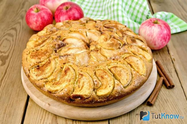 Пирог с яблоками