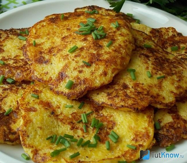 Капустные оладьи с сыром