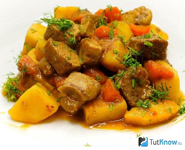 Жаркое из картофеля и свинины по-домашнему на ужин