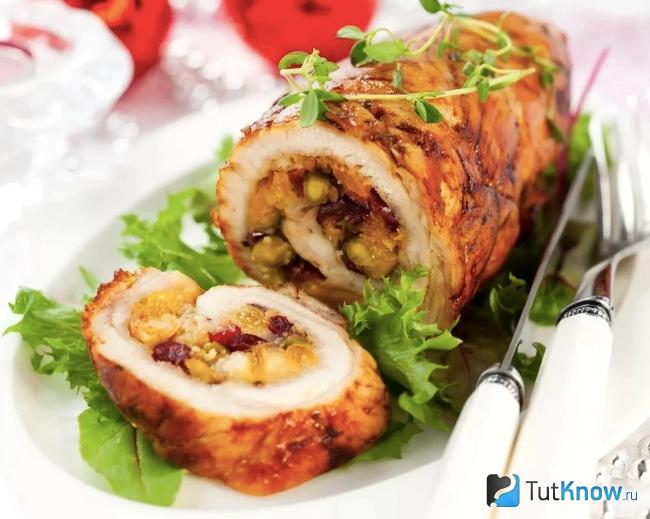 Куриный рулет с ананасом