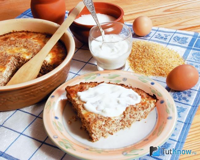 Запеканка из ячневой крупы с изюмом