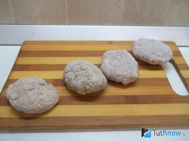 Котлеты извлечены из упаковки