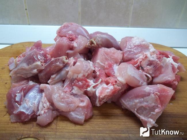Кролик нарезан на кусочки