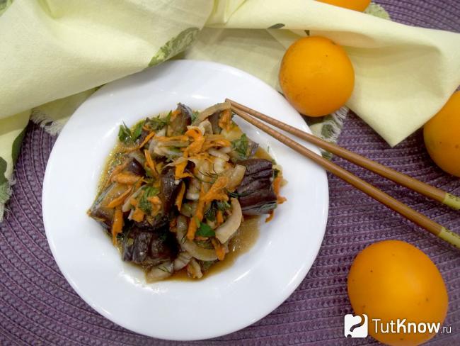 Готовые маринованные баклажаны с овощами