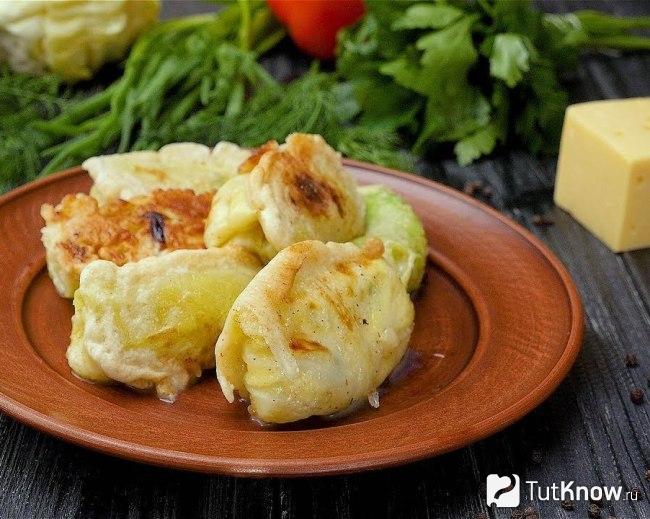 Жареная молодая капуста с сыром