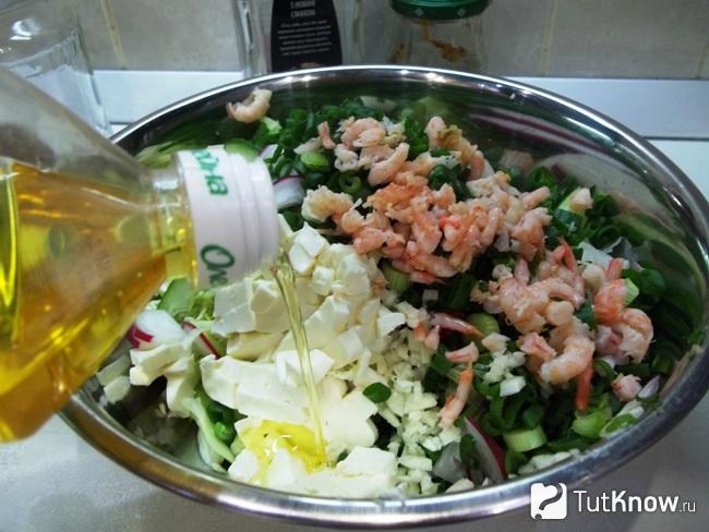 Продукты заправлены растительным маслом