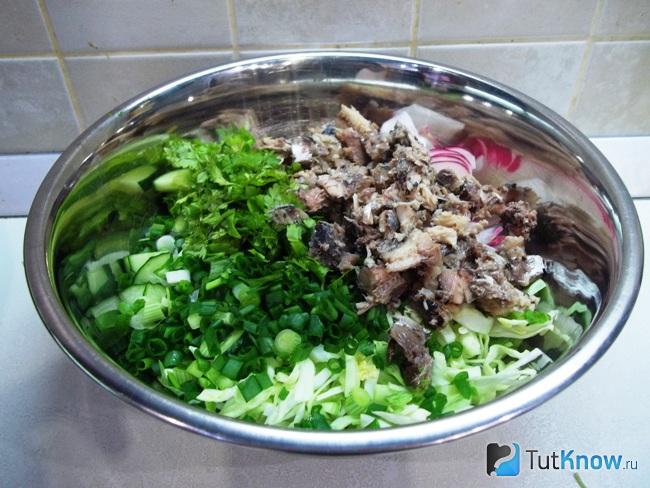 Рыба нарезана кусочками
