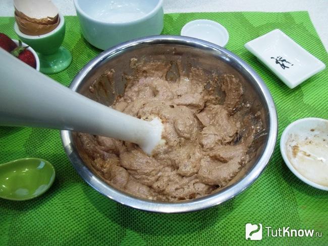 Продукты взбиты блендером до однородности