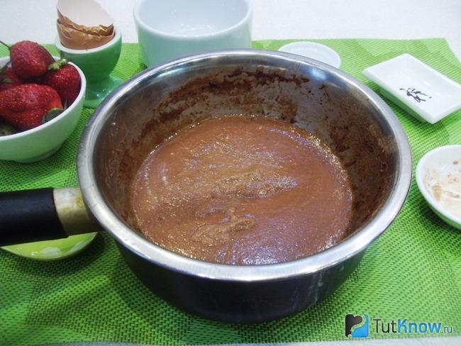 Творожная масса нагрета на водяной бане
