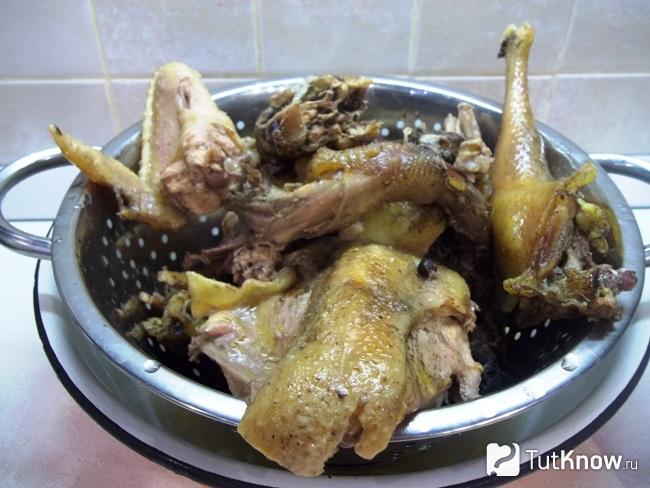 Мясо извлечено из бульона