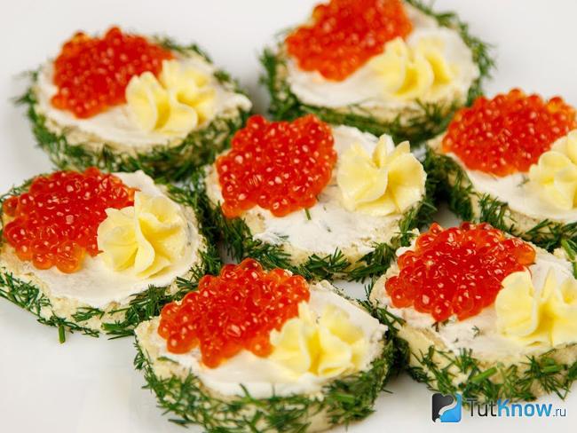 С красной икрой