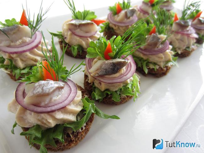 С сельдью и сливочным сыром