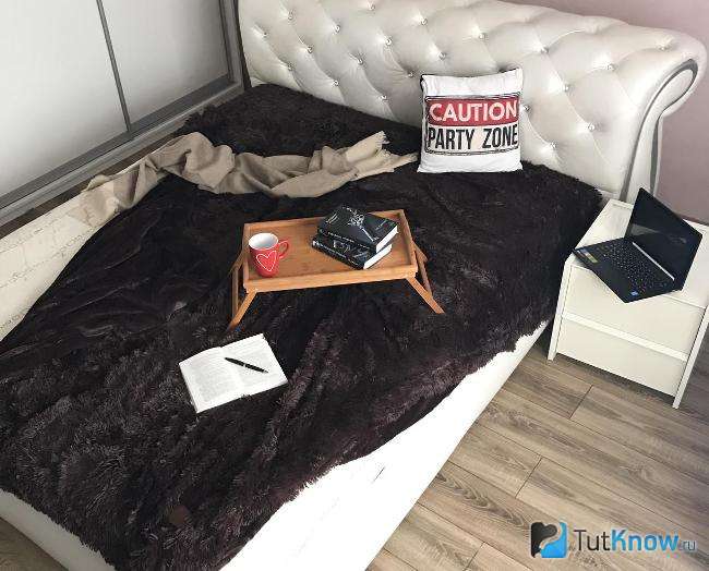 Плед из искусственного меха для дома