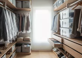 Правильное хранение одежды без деформации и износа