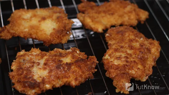 Хрустящая курица Пармезан после обжаривания