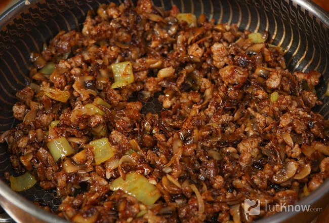 Готовая мясная начинка с грибами, луком и болгарским перцем