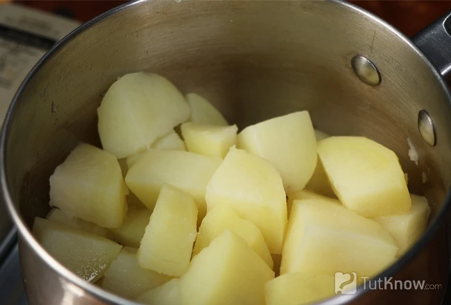 Отварной картофель для картофельных корзинок