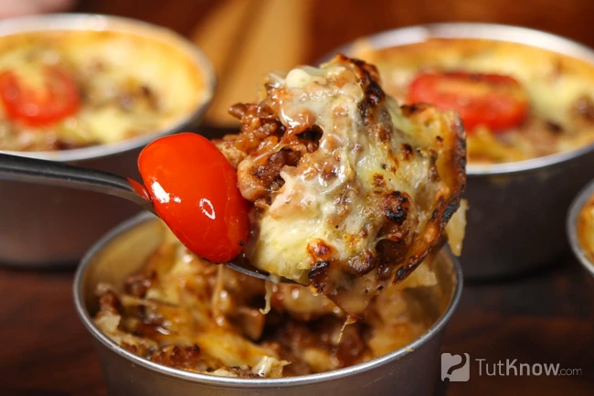 Картофельная корзинка с мясной начинкой внутри