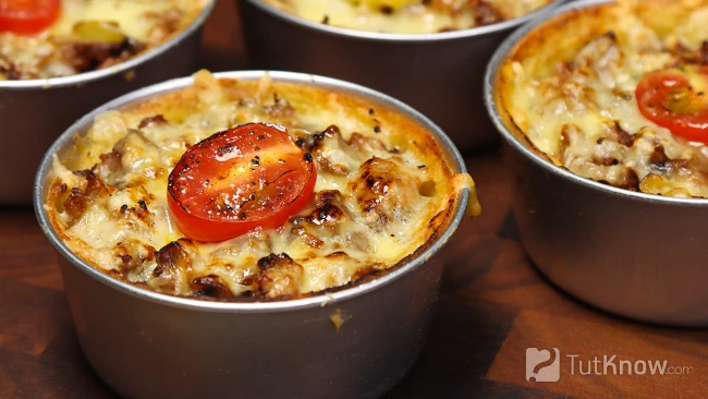 Готовые картофельные корзинки с фаршем